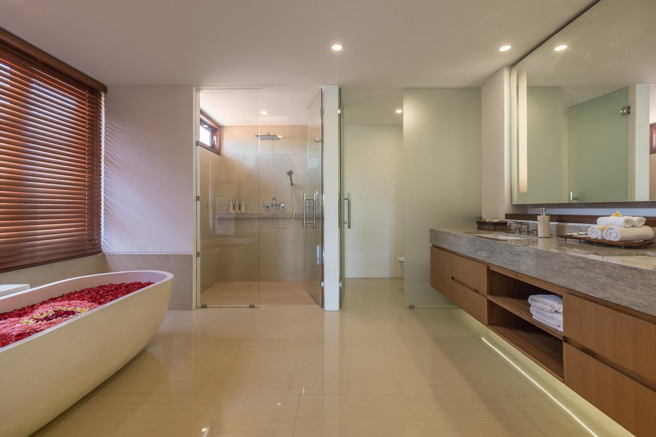 Villa Rusa Biru - Modern Villa With Private Pool And Cook In The Heart Of Berawa Canggu  Exterior photo