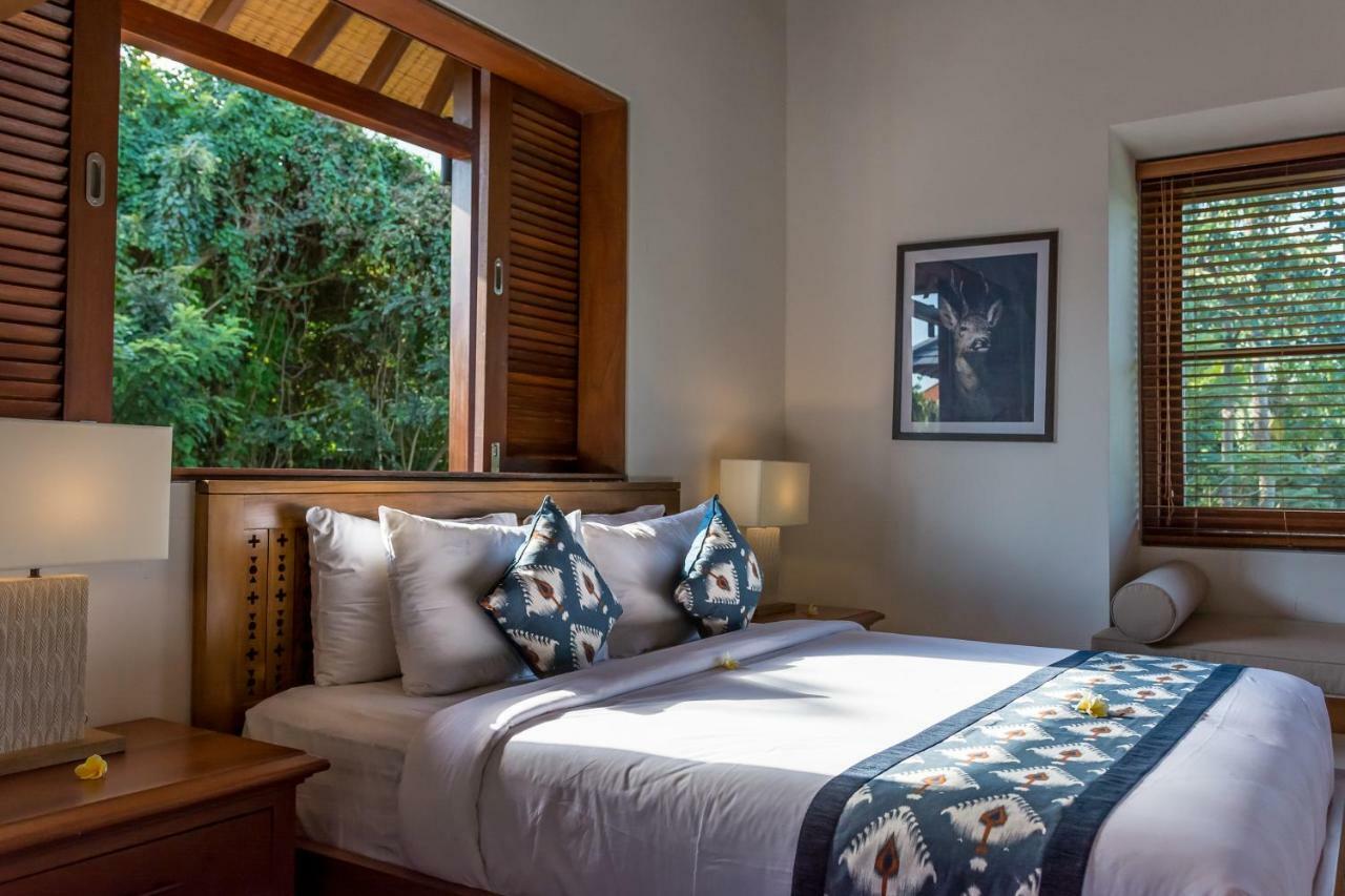Villa Rusa Biru - Modern Villa With Private Pool And Cook In The Heart Of Berawa Canggu  Exterior photo